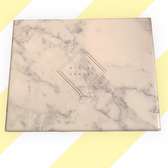 [BRAND NEW] Samuel Ashley Bi-fold Wallet in leather - Picture 2 of 4